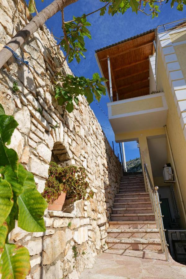 Sunny Holiday Sarandë Buitenkant foto