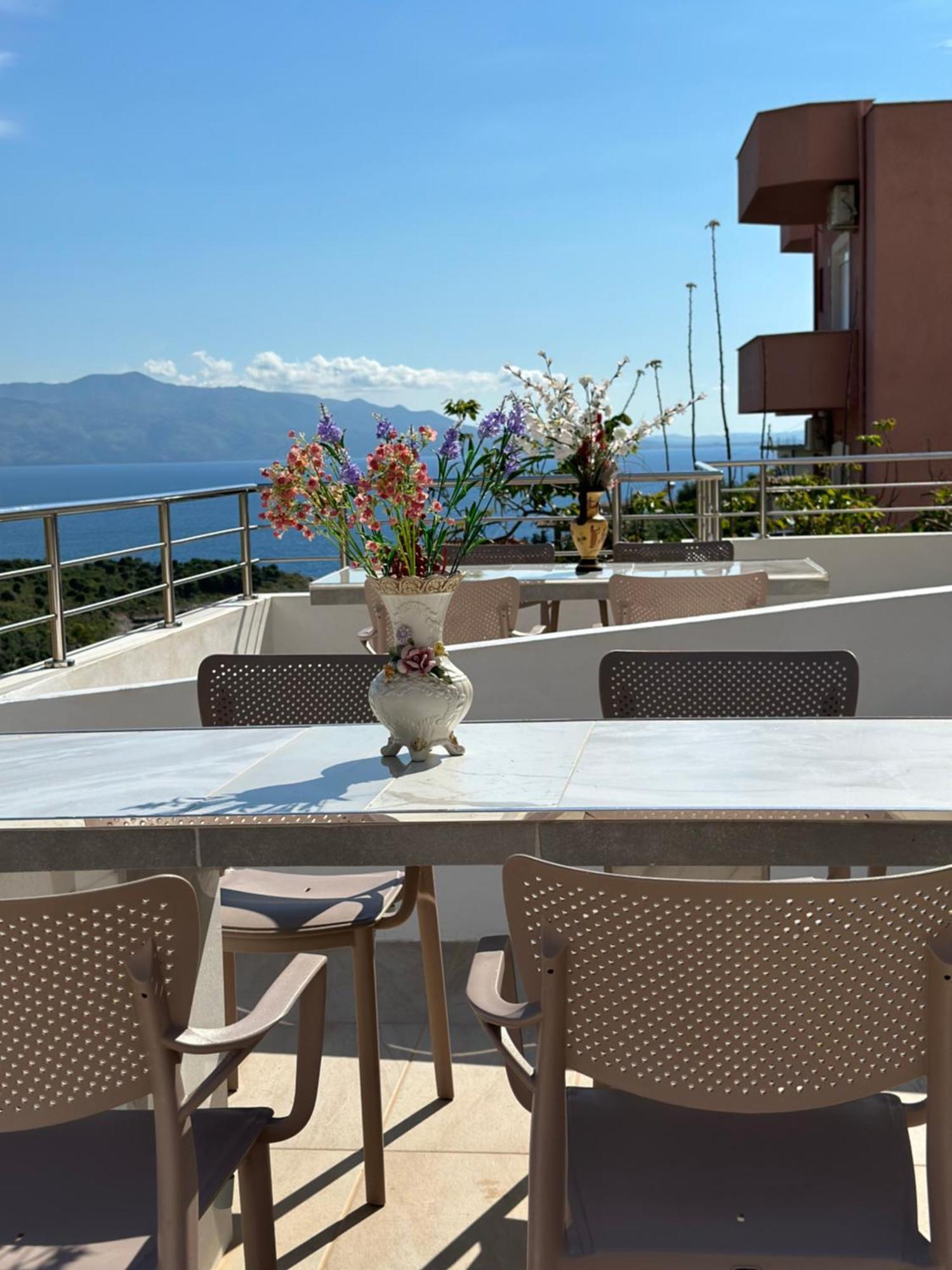 Sunny Holiday Sarandë Buitenkant foto